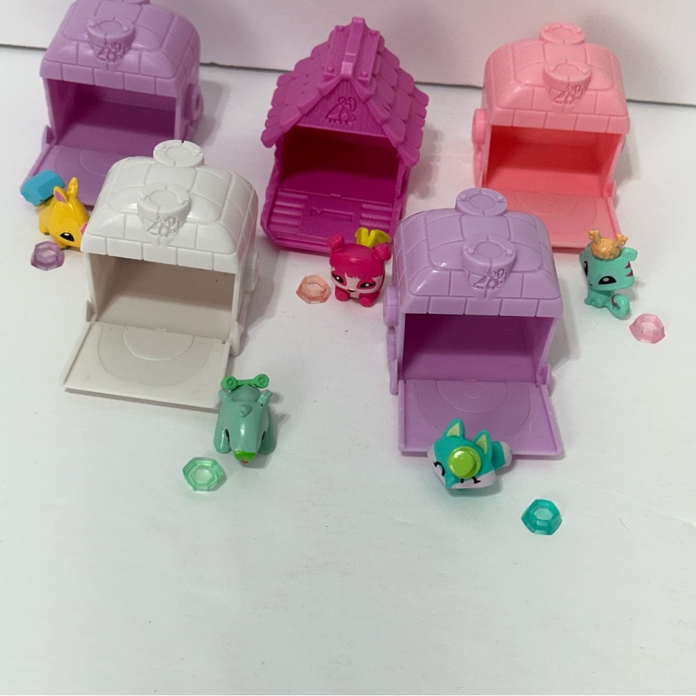 Animal Jam Pet Igloo And Cabin Lot With Pets